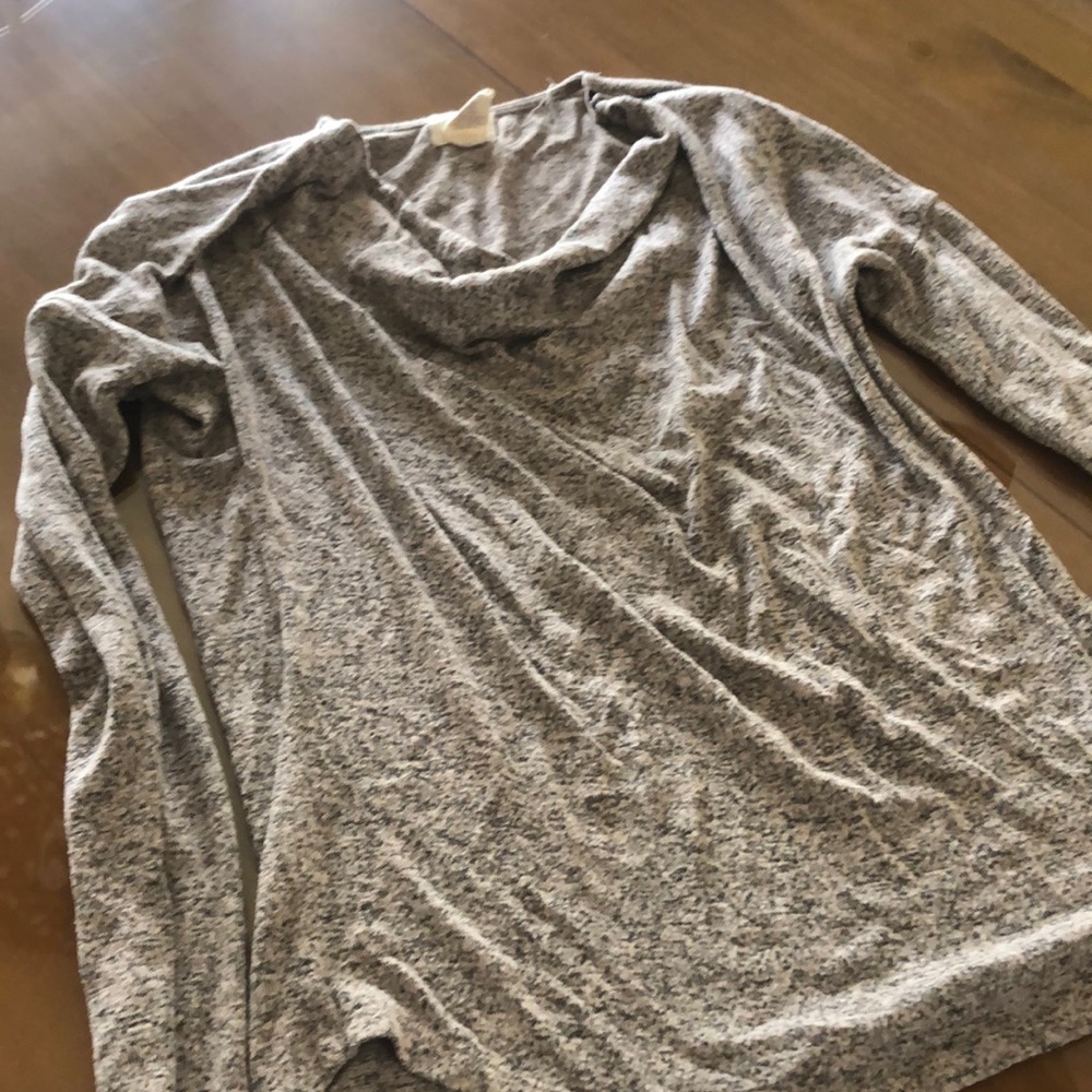 Scoop net long sleeve shirt